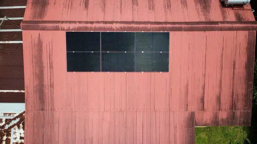 Installation de panneaux solaires de 3 kWc réalisée par Yanasuntec à Montsinéry-Tonnégrande, Guyane (2025)