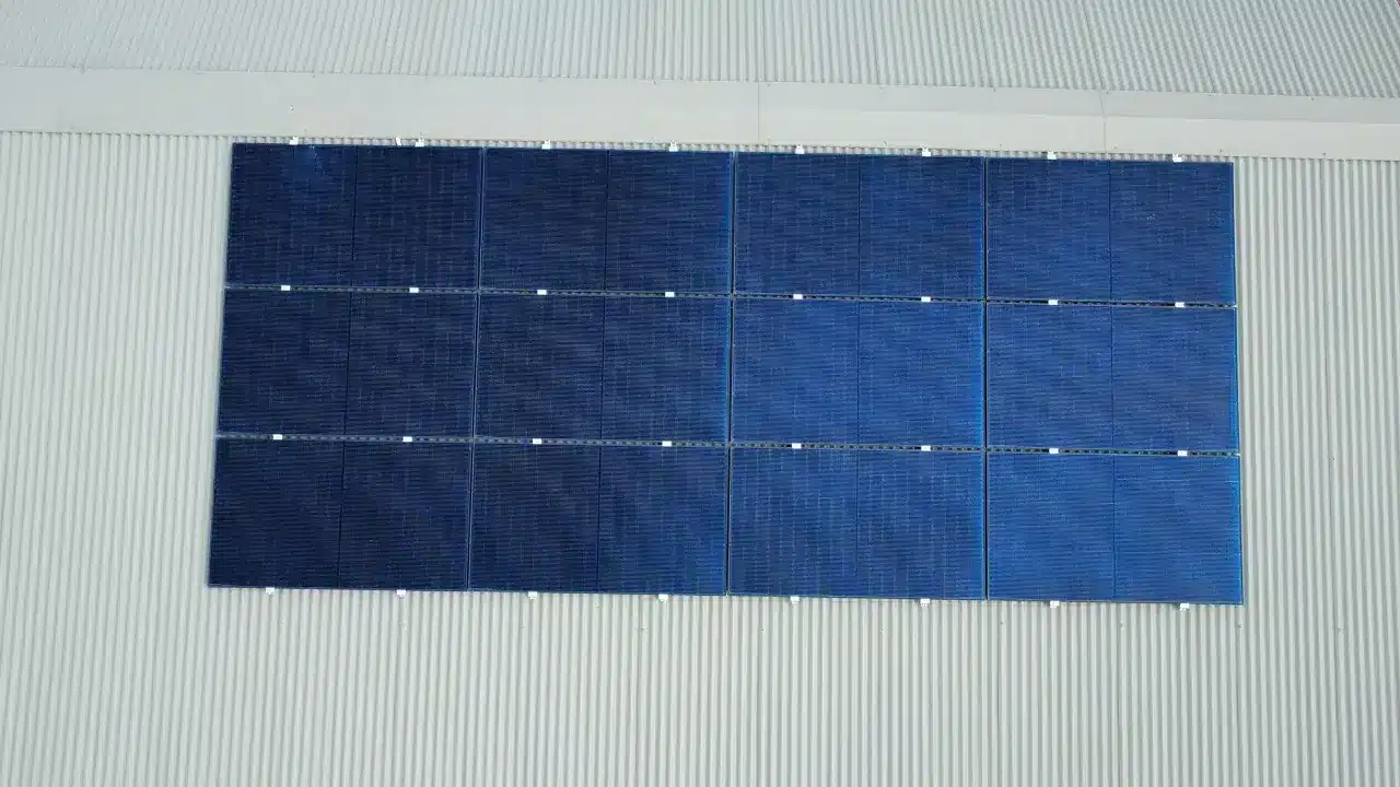 Installation de panneaux solaires de 6 kWc réalisée par Yanasuntec à Rémire-Montjoly, Guyane (2024)
