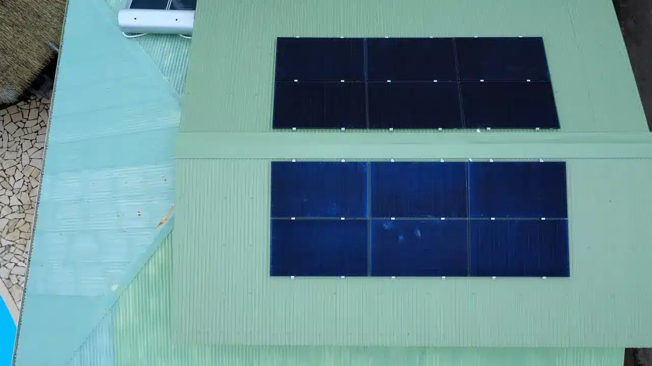Installation de panneaux solaires de 6 kWc réalisée par Yanasuntec à Rémire-Montjoly, Guyane (2024)