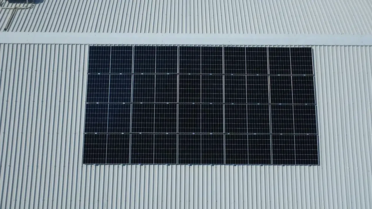 Installation de panneaux solaires de 9 kWc réalisée par Yanasuntec à Rémire-Montjoly, Guyane (2025)